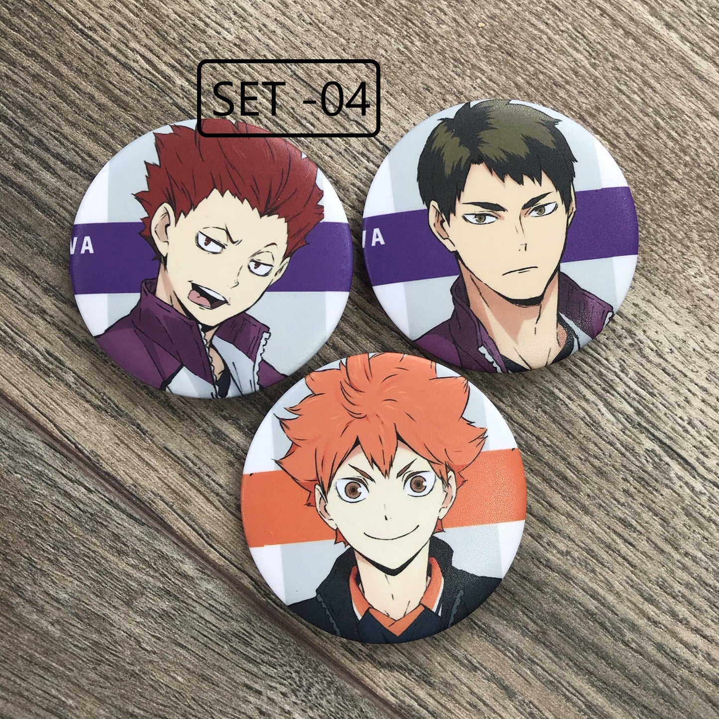 Haikyuu - medium Colourful /badges ( new arrival 2021 )