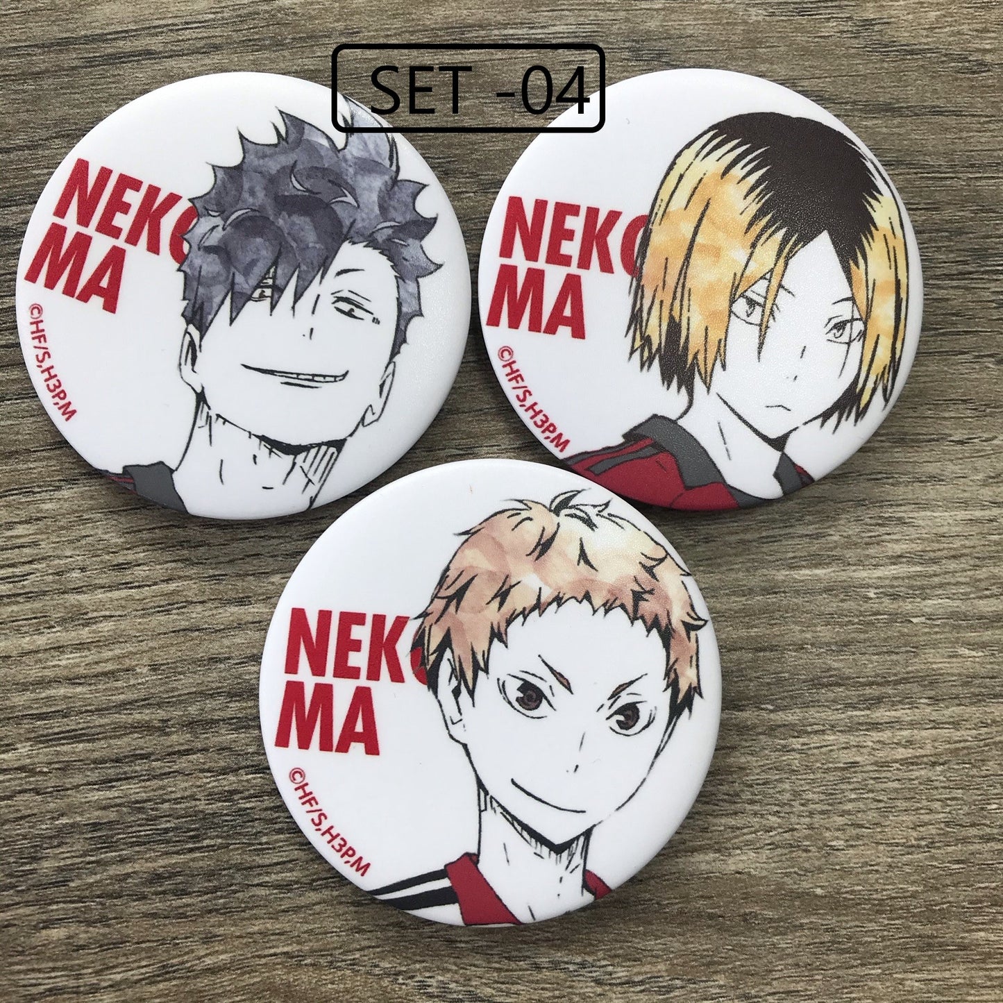 Haikyuu - medium Colourful /badges ( new arrival )